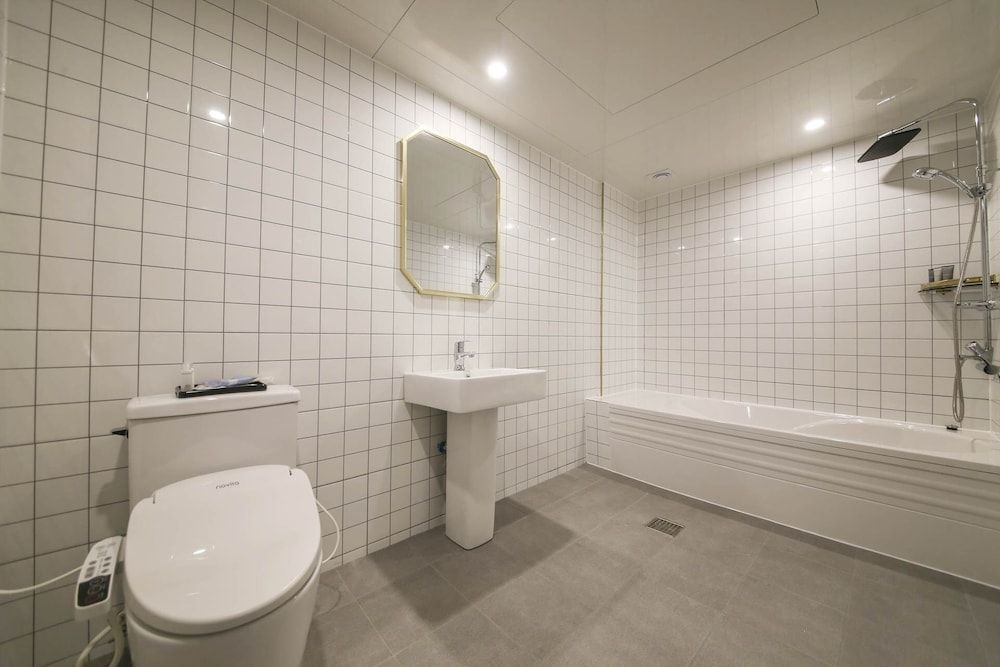 Benikea Cheonan Tourist hotel Family Twin Room 19