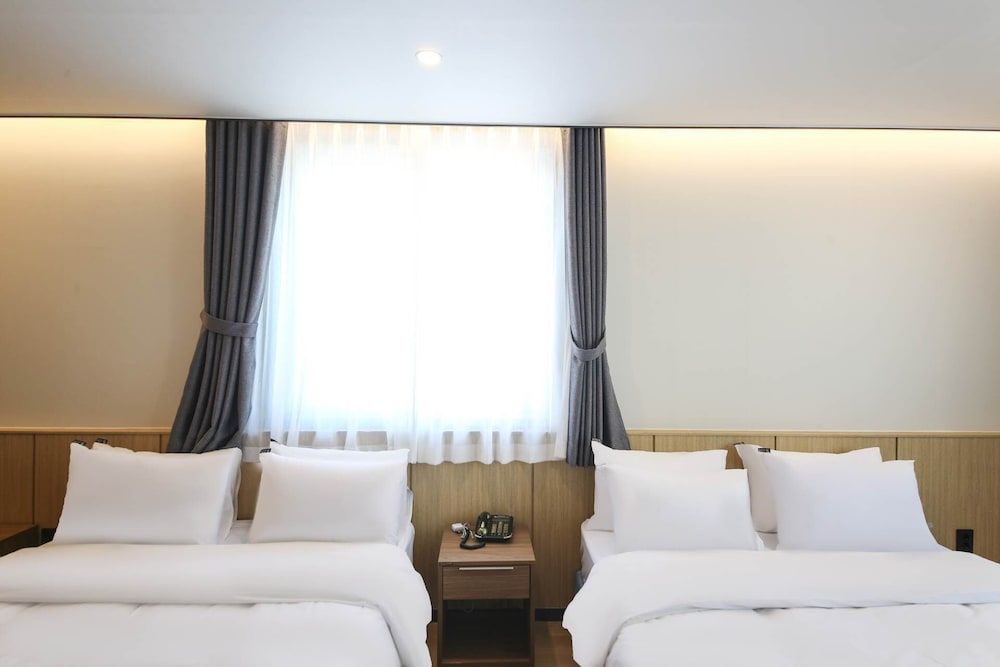 Benikea Cheonan Tourist hotel Family Twin Room