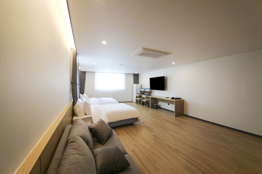 Benikea Cheonan Tourist hotel Family Twin Room 3