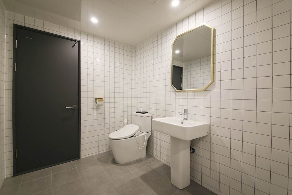 Benikea Cheonan Tourist hotel Family Twin Room 18