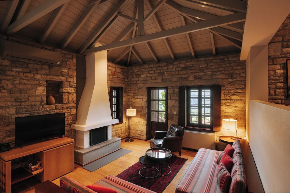 Aristi Mountain Resort and Villas Executive Suite 5