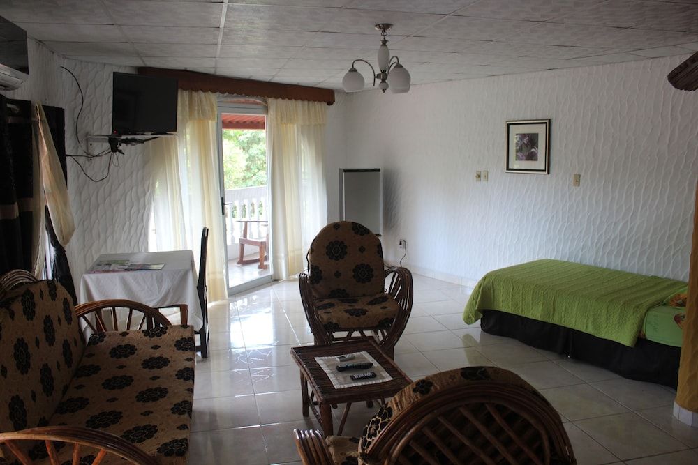Jr. Suite con Balcón, 3pax, Vista a la piscina