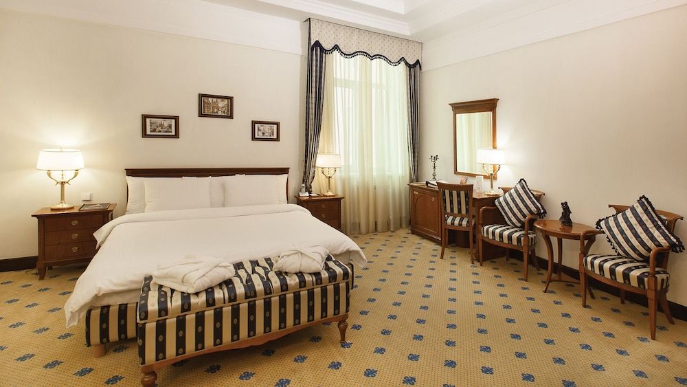 undefined Grand Hotel Tien Shan 4