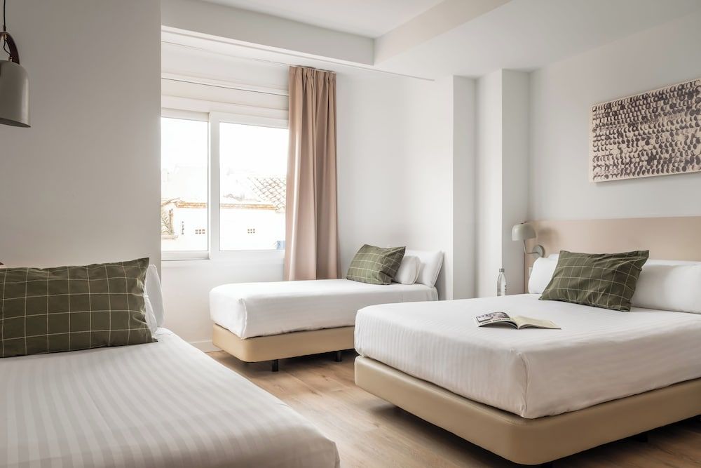 BYPILLOW Erba Standard Quadruple Room 4