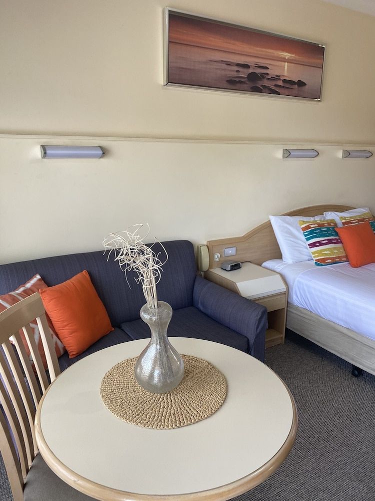 Marriott Park Motel Queen Room 12