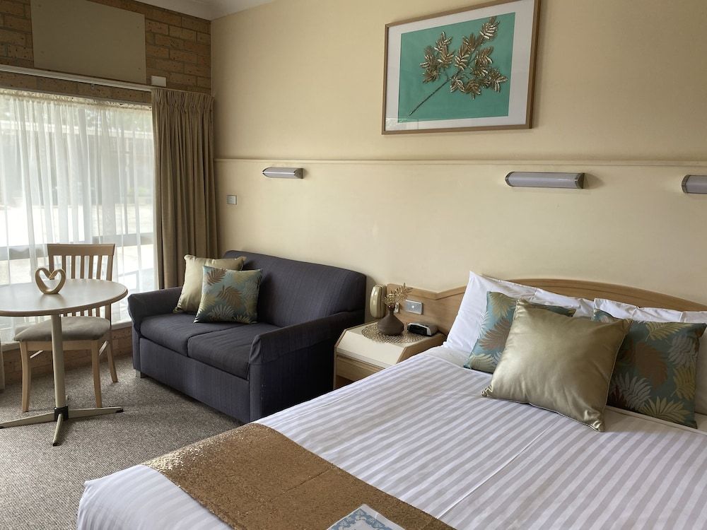 Marriott Park Motel Queen Room 14