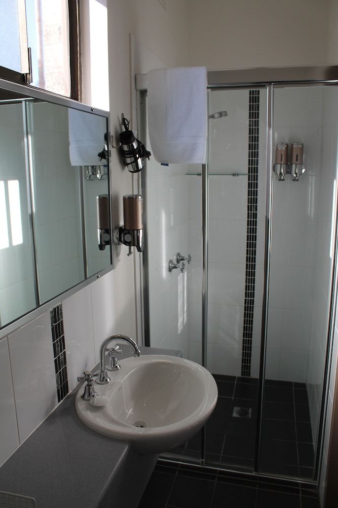 Marriott Park Motel Twin Room 11