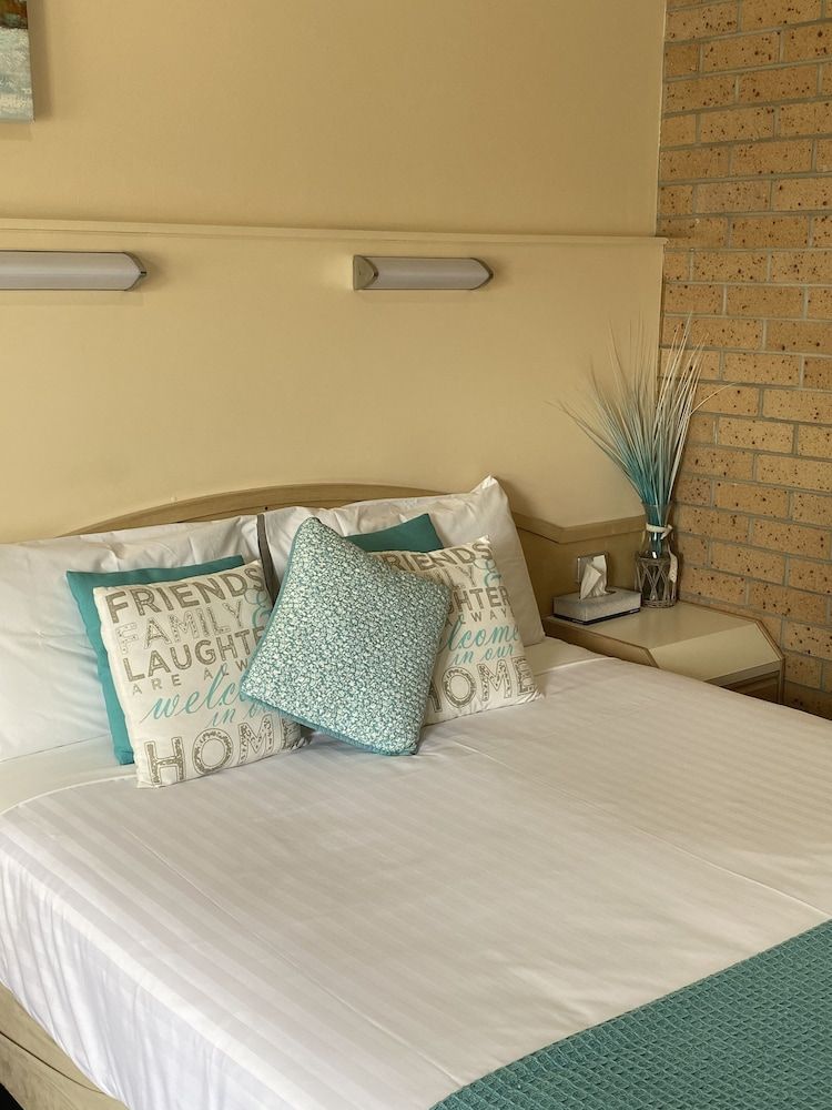 Marriott Park Motel Queen Room 3