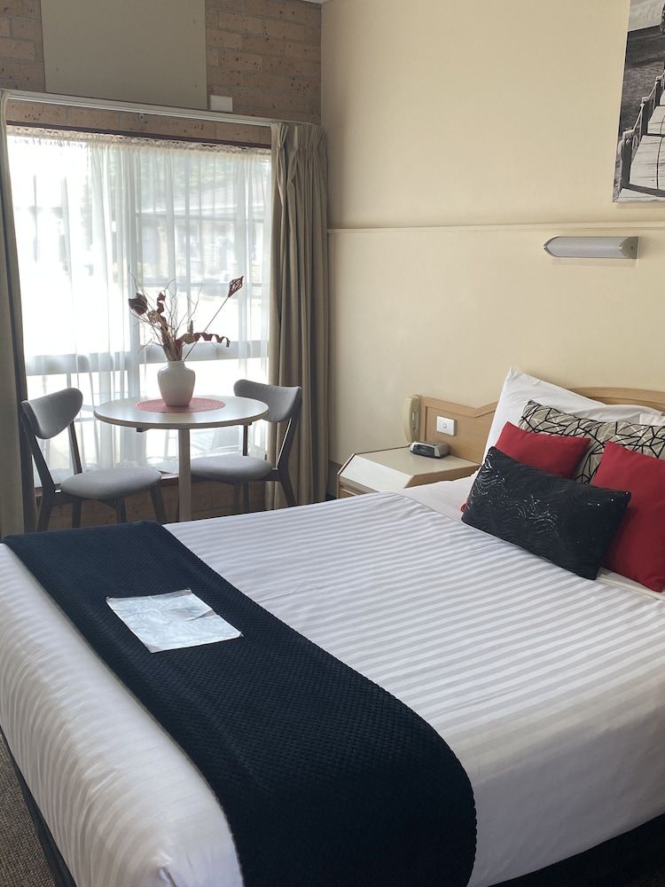 Marriott Park Motel Queen Room 6