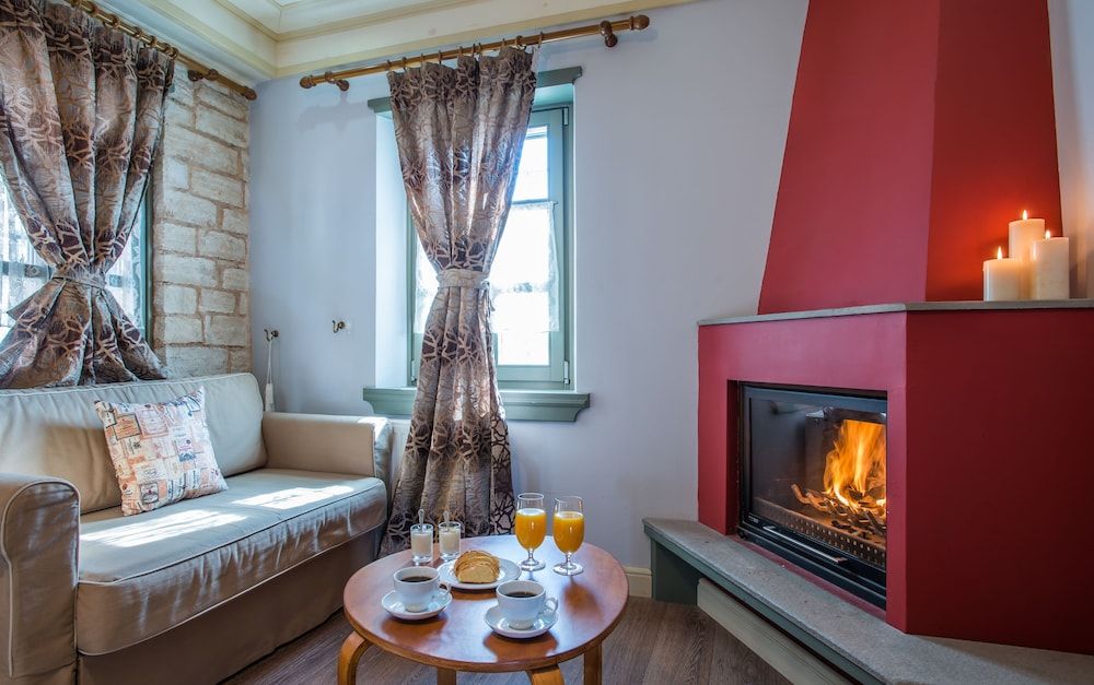 Pirrion Wellness Hotel Design Room, Fireplace, Mountain View 10