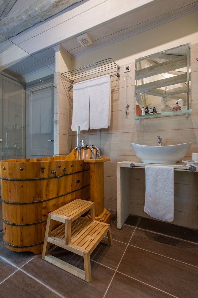 Pirrion Wellness Hotel Premier Suite, Fireplace, Mountain View (Love) 6