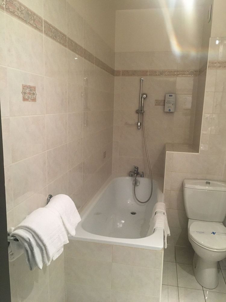 Hotel Kyriad Rodez Standard Room, 2 Twin Beds 9