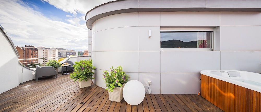 Suite, Jetted Tub (Terrace)
