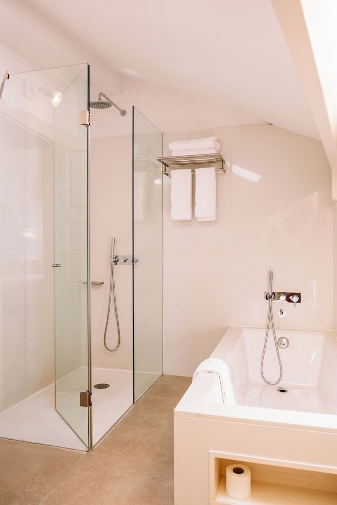 EMAJ Guimarães Boutique Hotel Double suite 3