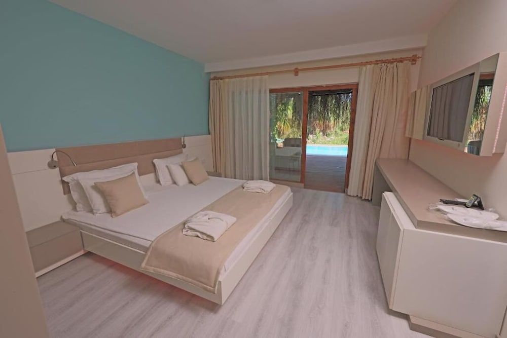 Suite with Private Pool