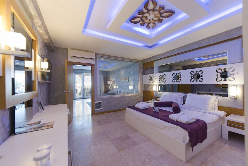 Senior Suite