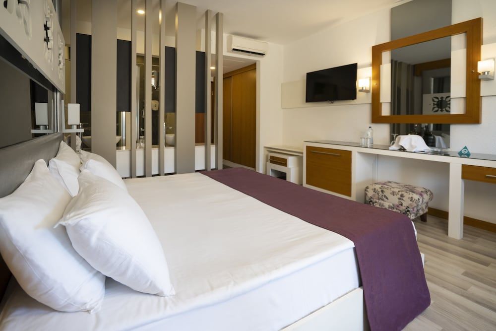 Standard Room, Land View