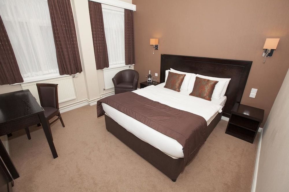 The Dolphin SA1 Hotel Family Room