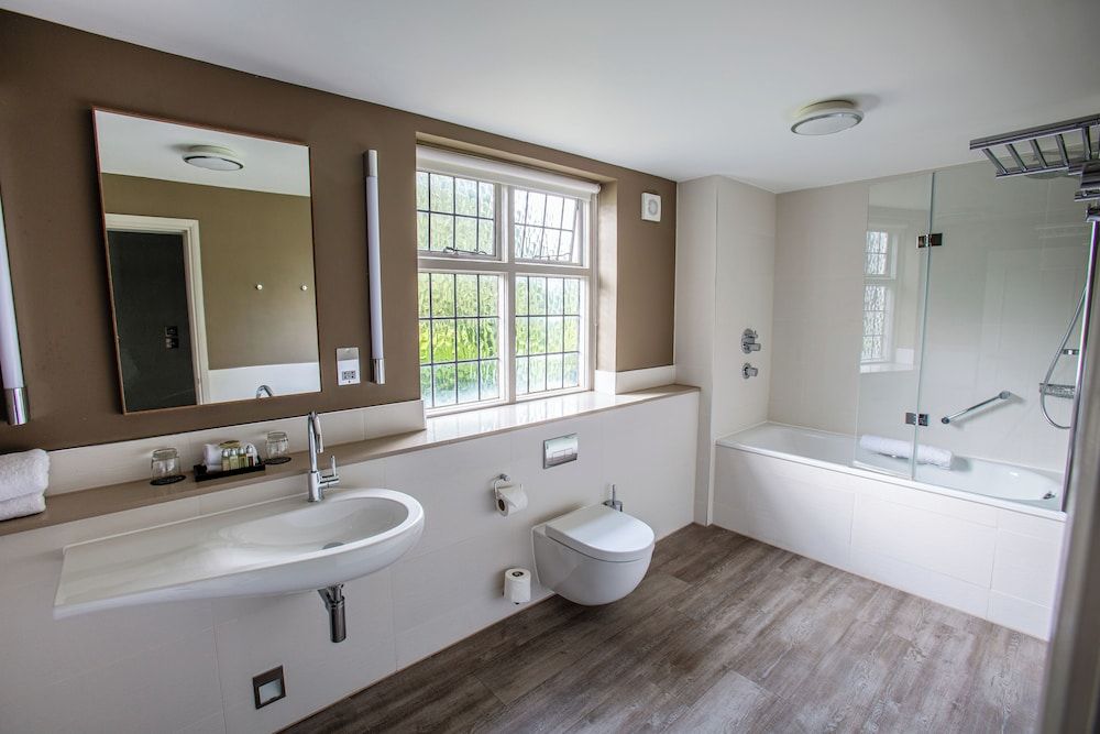 Hogarths Stone Manor Standard Double Room 7