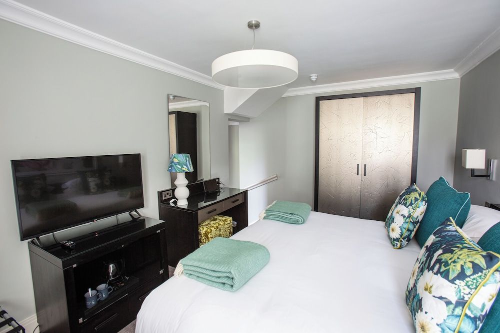 Hogarths Stone Manor Standard Double Room 2