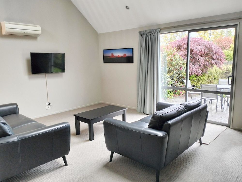 Hanmer Apartments Standard Apartment, 2 Bedrooms 7