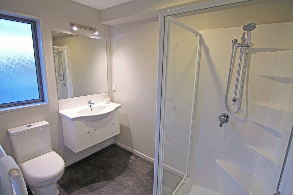 Hanmer Apartments Standard Apartment, 2 Bedrooms 6