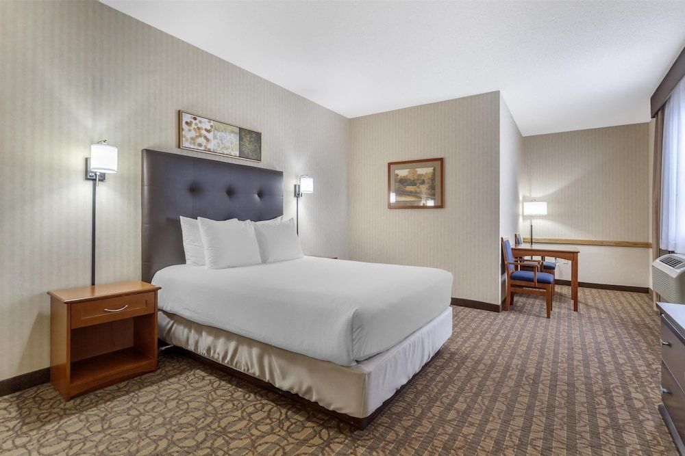 Best Western Cold Lake Inn Standard Room, 1 Queen Bed, Accessible, Refrigerator & Microwave 2