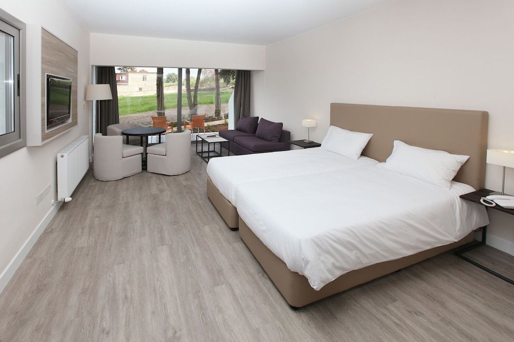 Droushia Heights Junior Suite, Garden Area 2