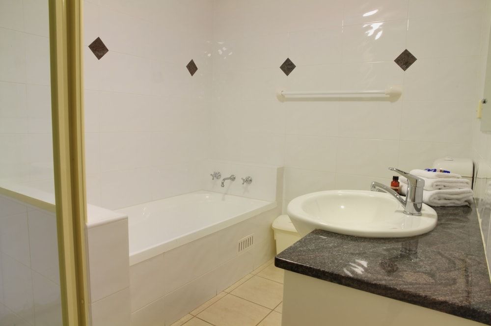 Northpoint Apartments Apartment, 3 Bedrooms (Water View) 9