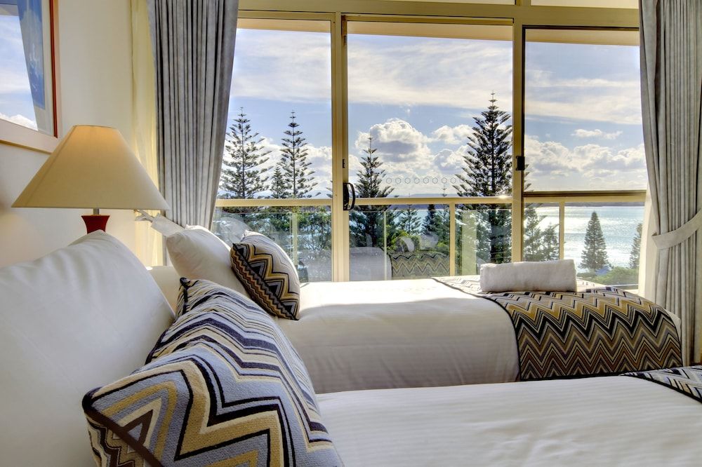 Northpoint Apartments Apartment, 3 Bedrooms (Water View) 4