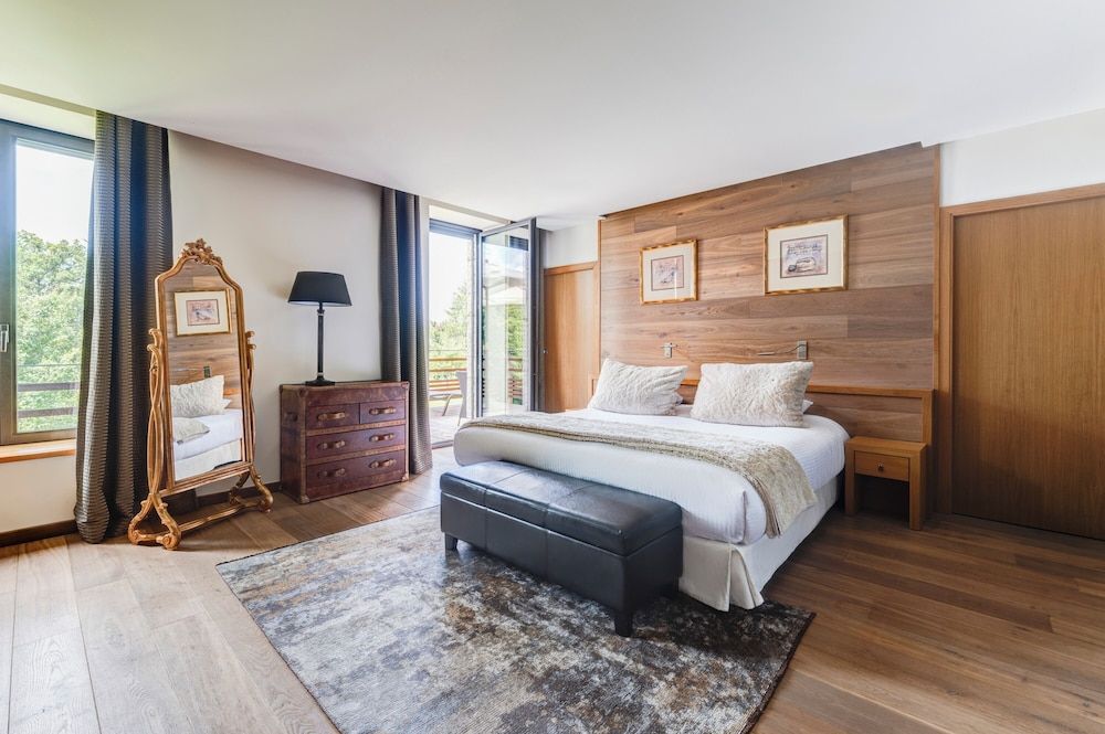 Suite Luxe Vue Montagnes à la Maison des Ecureuils (annexe a 300m du Chateau)