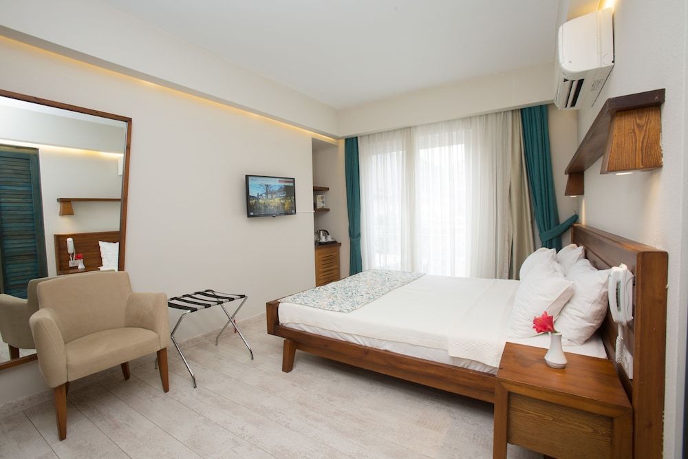 Dedeminn Marina Hotel Standard Double Room 2