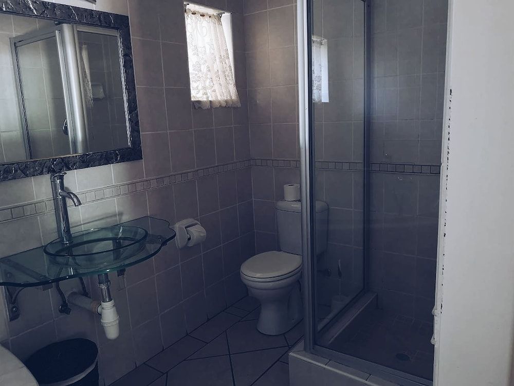 Elizabeth Lodge Executive Room 2