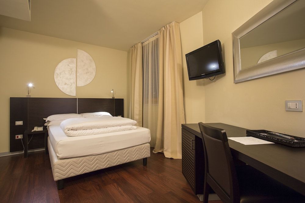 Basic Double Room