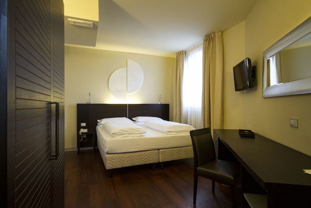 Basic Double Room