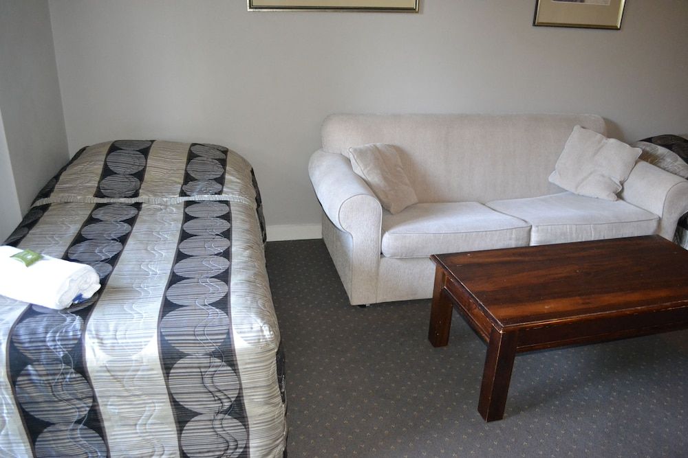 Dorset Gardens Hotel Family Room 6