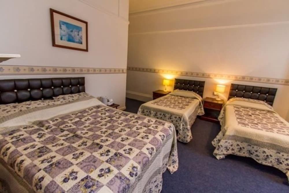 The Carlton Hotel Family Room 7