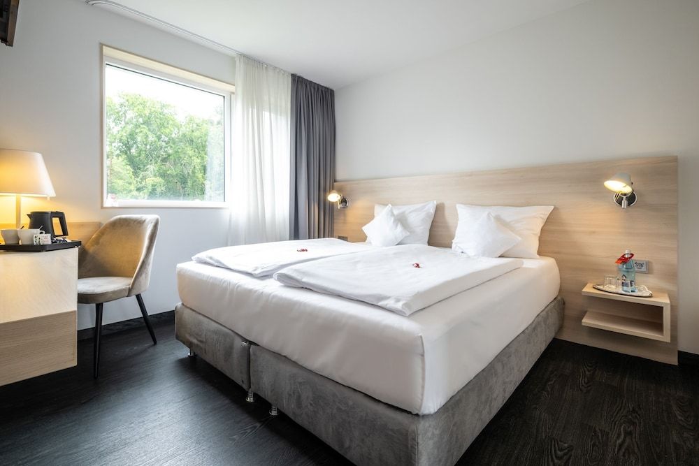 Serways Hotel Bruchsal West Superior Double Room 5