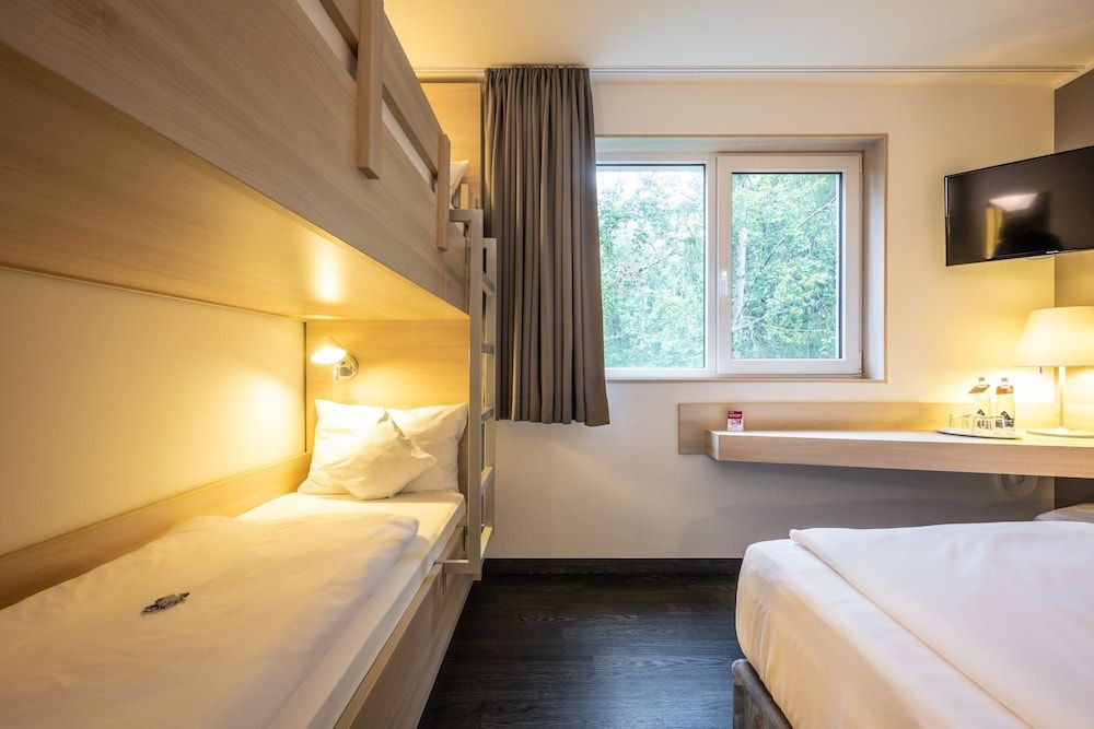 Serways Hotel Bruchsal West Standard Quadruple Room