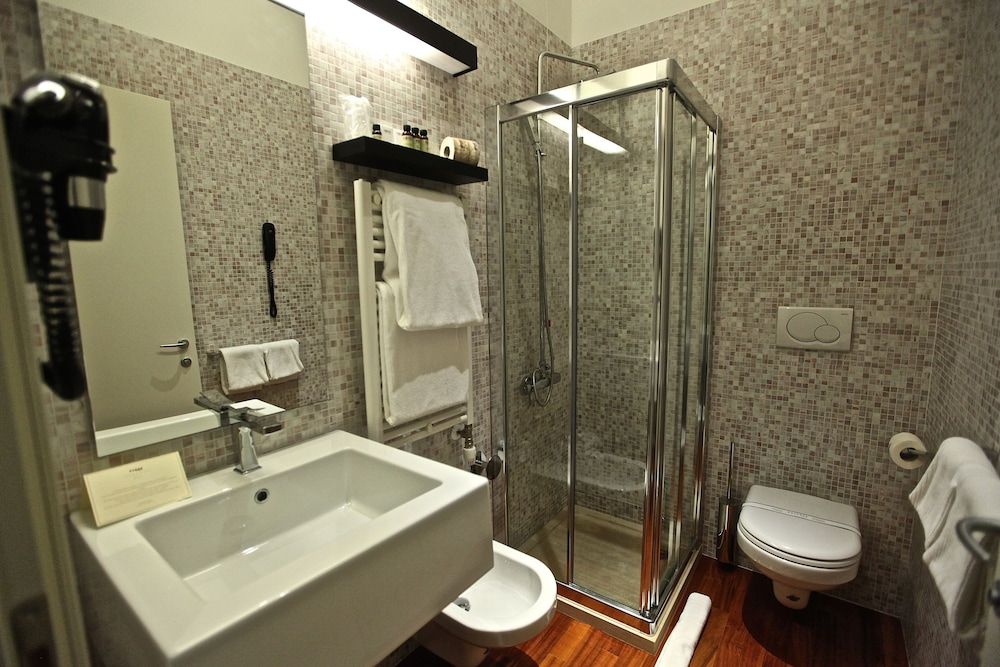 SeePort Hotel Standard Double Room, 1 Double Bed 5