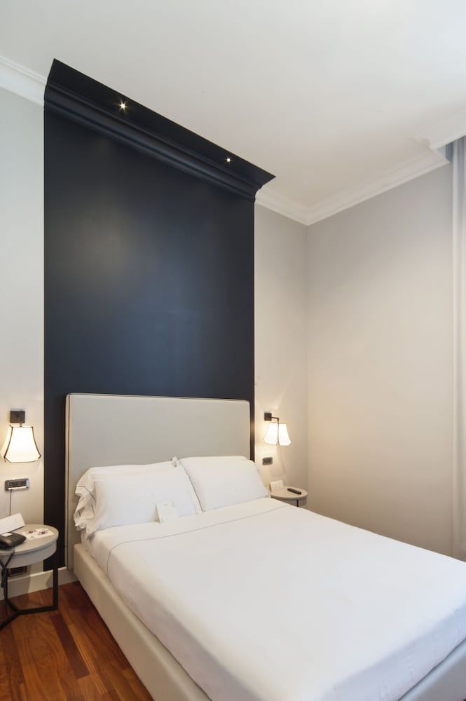 SeePort Hotel Standard Double Room, 1 Double Bed 3