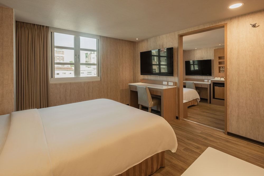 Elite Triple Room