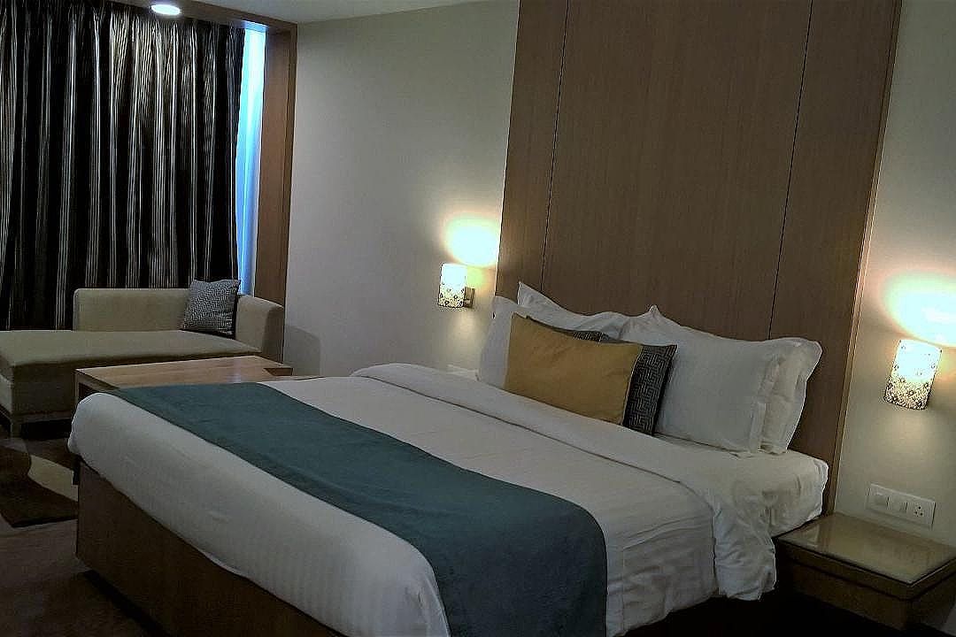 Lemon Tree Hotel, Dehradun Business Room 7