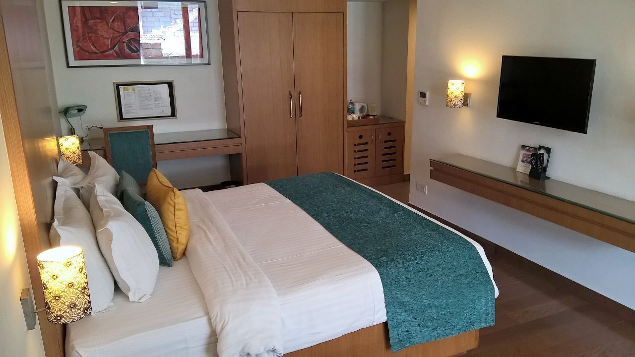 Lemon Tree Hotel, Dehradun Business Room 3