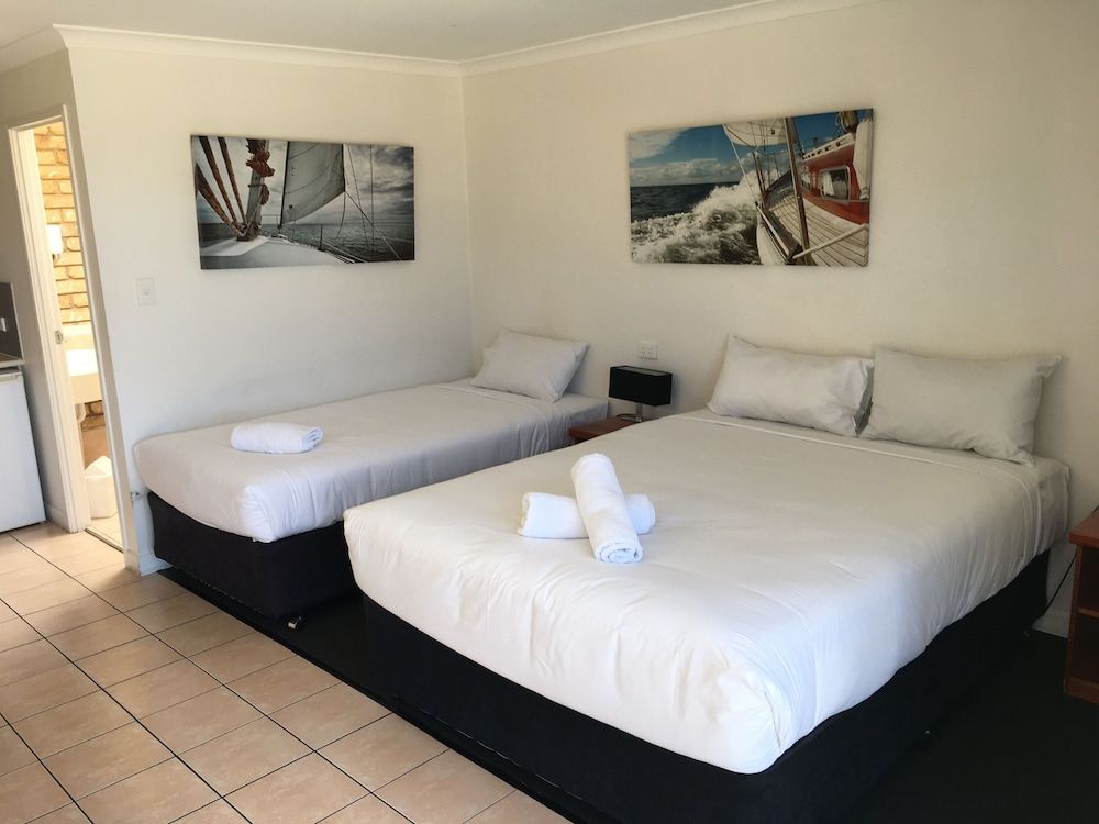 Caboolture Motel Twin Room 3
