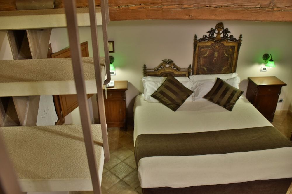 Villa Tasca Quadruple Room