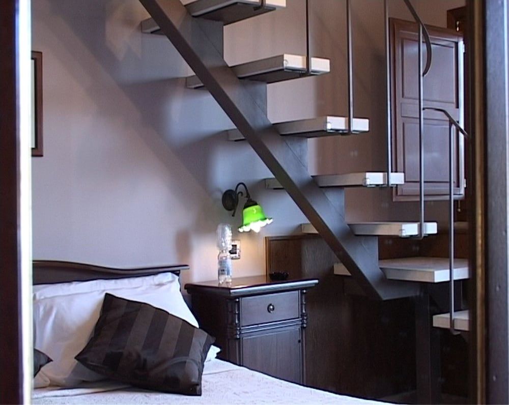 Villa Tasca Quadruple Room 7