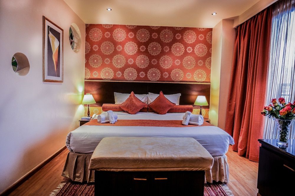 The Monarch Hotel Standard Room 5