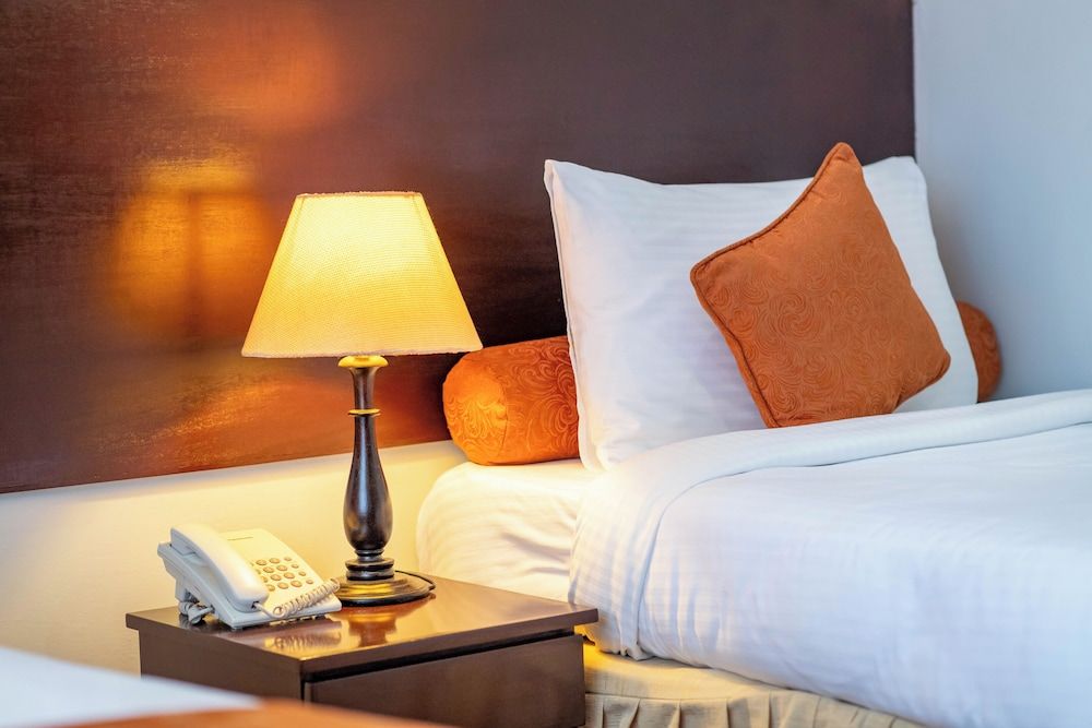 The Monarch Hotel Standard Room 6