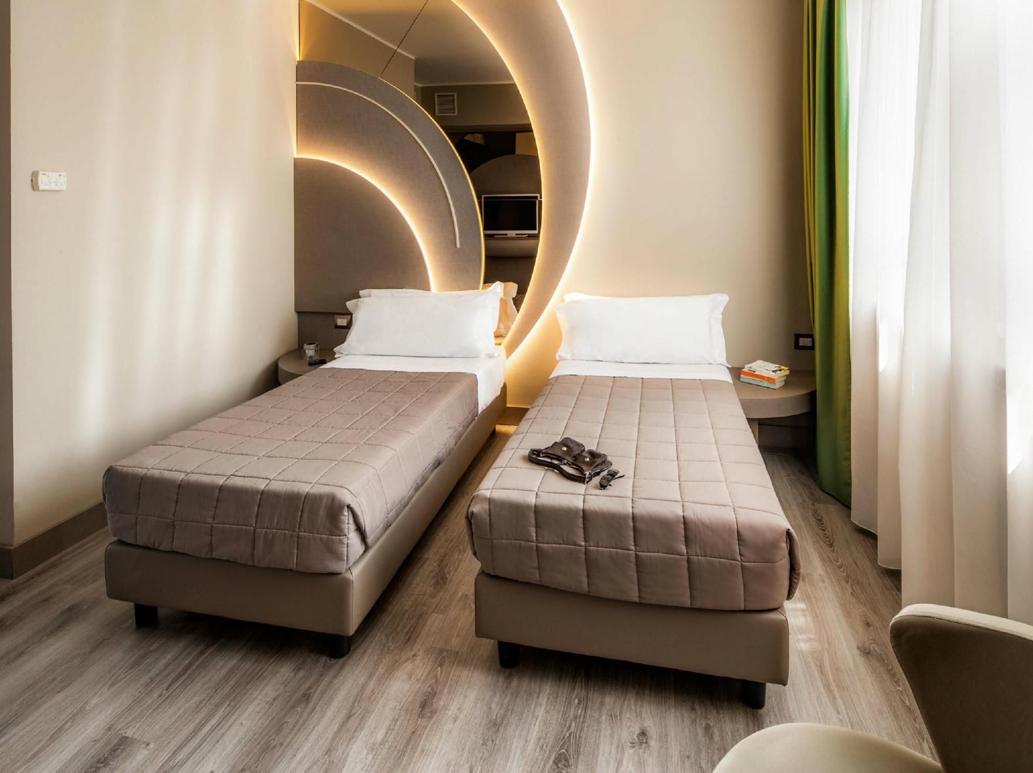 undefined Hotel Da Vinci 3